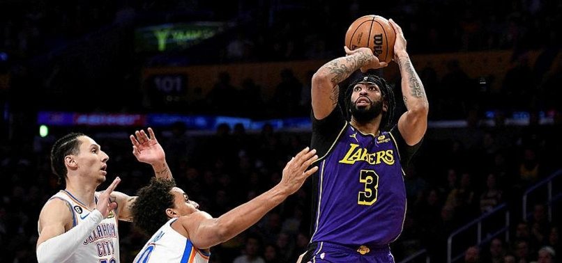 LOS ANGELES LAKERS TAKE DOWN THUNDER, FINALLY REACH .500