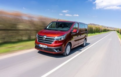 YENİLENEN RENAULT TRAFIC BAYİLERDE