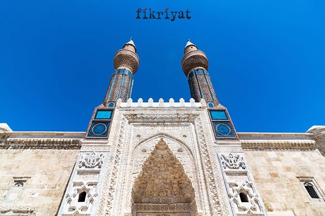 Sivas bir yüzükse, onun taşı Gök Medrese’dir