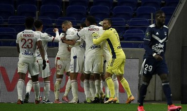 Lyon grab top spot with last-gasp win over Bordeaux