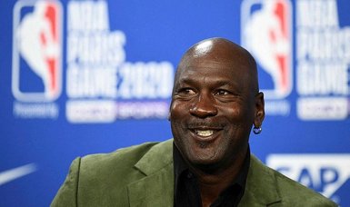 Michael Jordan set to sell majority share of Charlotte Hornets