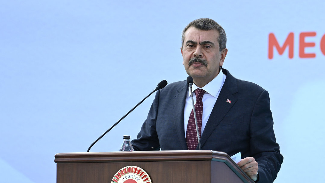 İSTANBUL’DA EĞİTİME ARA
