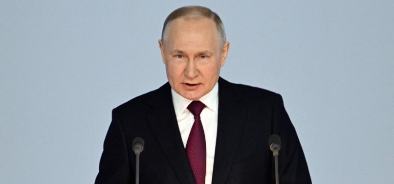 PUTIN SELECTS 40 NEW MEMBERS FOR RUSSIAS CIVIC CHAMBER