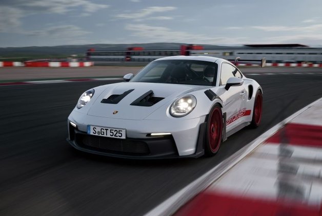 PORSCHE 911 GT3 RS TANITILDI