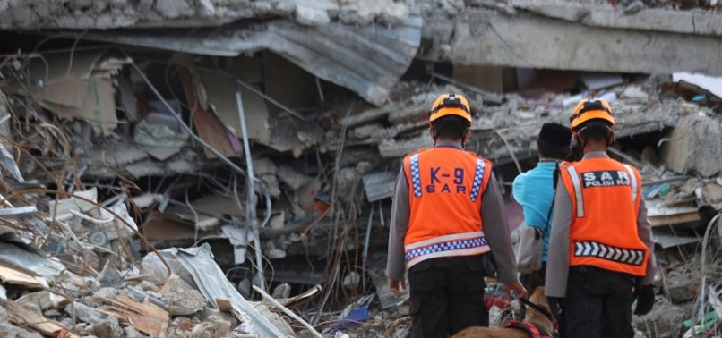 DEATH TOLL FROM INDONESIA EARTHQUAKE CLIMBS TO 90