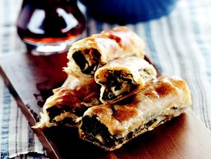 Ispanaklı Ve Pırasalı Börek