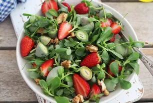 Çilekli, Çağlalı Semizotu Salatası