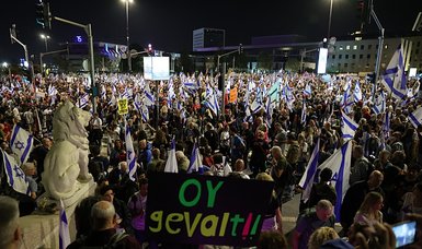 Tens of thousands rally against Netanyahu government in Jerusalem