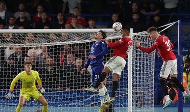 Late Casemiro goal earns United 1-1 draw at Chelsea