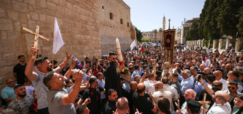 ISRAELI POLICE RESTRICT PARTICIPATION IN CHRISTIAN HOLY FIRE RITUAL IN JERUSALEM