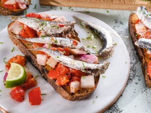 Sardalya Bruschetta