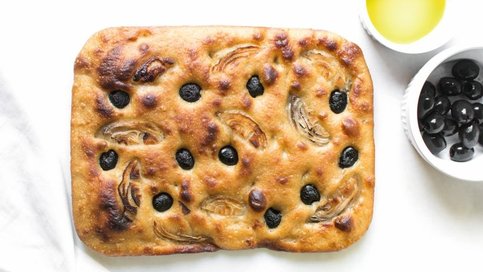 Zeytinli ve Soğanlı Focaccia