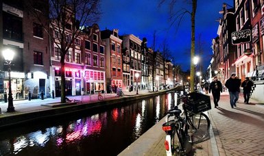 Amsterdam to ban cannabis outdoors in red-light district