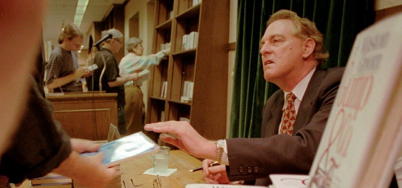 FORREST GUMP AUTHOR WINSTON GROOM DEAD AT 77