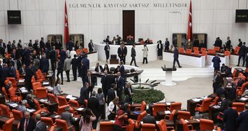 Turkey’s parliament ratifies paid military service law