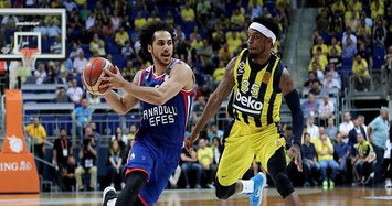 Efes rout Fenerbahçe to lead finals series