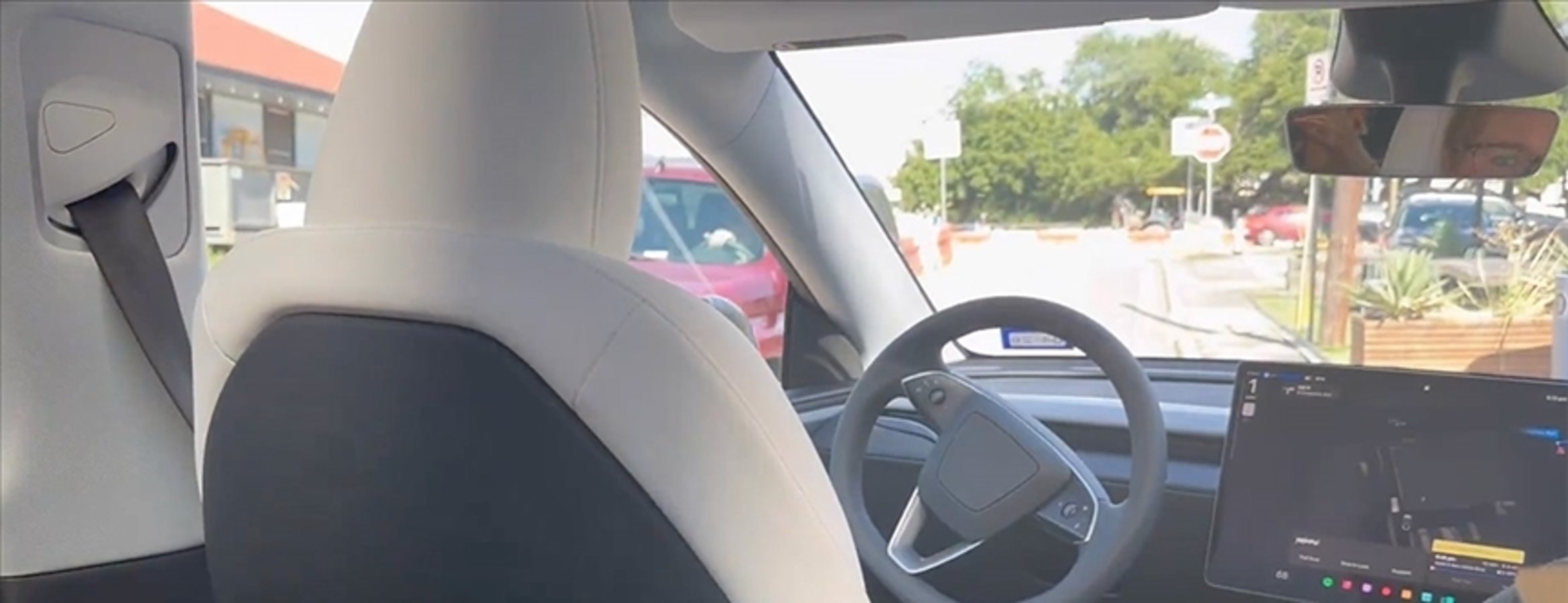 Tesla, robotaksi hizmetini Austin’de başlattı