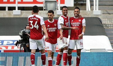 Aubameyang boosts Arsenal in 2-0 win at Newcastle