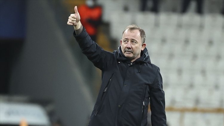 Beşiktaş’ta teknik direktör Sergen Yalçın görevine devam ediyor