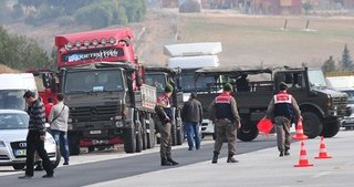 Köstebek plakayı verdi FETÖ düğmeye bastı