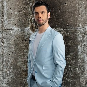 Aras Aydın – Kimdir