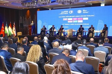 Bakü’de Türk Agro İş Forumu yapıldı