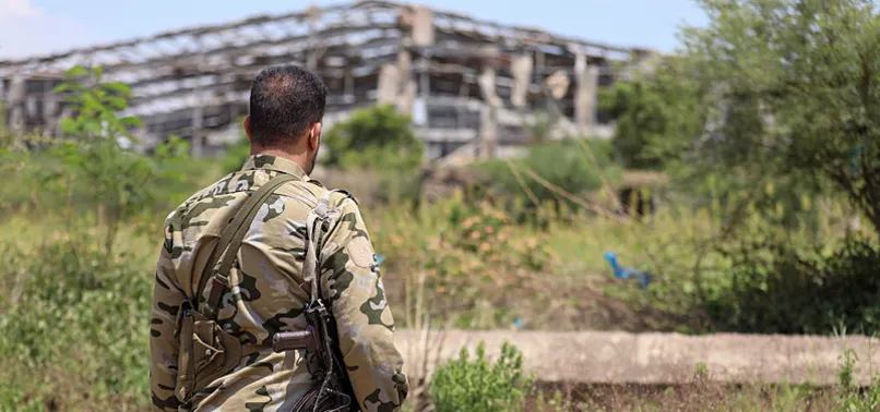 YEMENI ARMY SAYS AIRSTRIKES HIT HOUTHI POSITIONS IN MARIB, REPORTS GAINS IN TAIZ