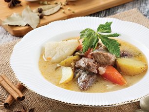 Baharatlı ve Terbiyeli Sebze Çorbası