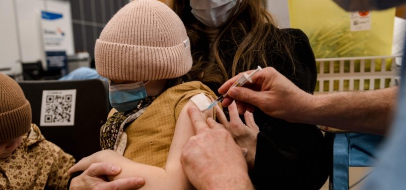 CANADA STARTS VACCINATING CHILDREN 5-11 YEARS OLD AGAINST COVID