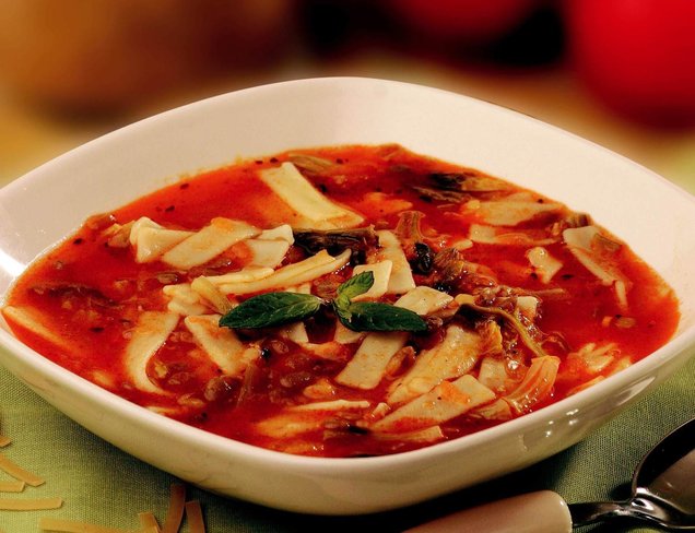 Yeşil Mercimekli Erişte Çorbası