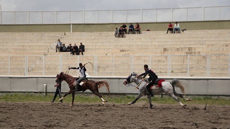 Erzurum’da ata sporu cirit heyecanı