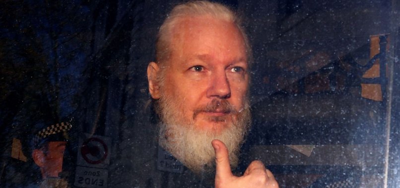 UK MINISTER APPROVES US REQUEST TO EXTRADITE WIKILEAKS ASSANGE