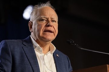 ABD’de Minnesota Valisi Walz’dan Trump yönetimine tepki