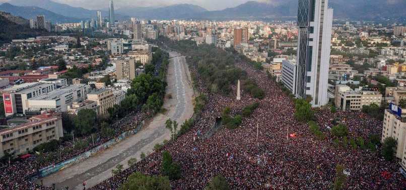 NEARLY 1 MILLION PEOPLE MARCH IN CHILES SANTIAGO DEMANDING CHANGE