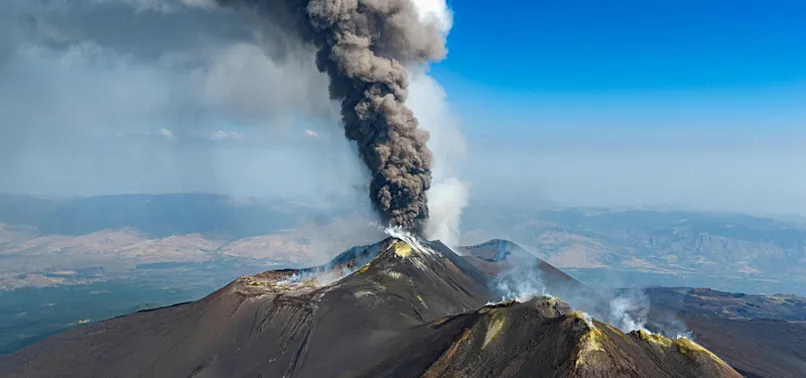 ETNA VOLCANO ASH CLOUD HALTS ARRIVALS AT SICILYS CATANIA AIRPORT