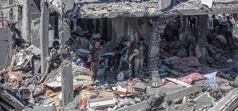 ISRAELI WARPLANES STRIKE PALESTINIAN HOMES IN GAZA REFUGEE CAMP
