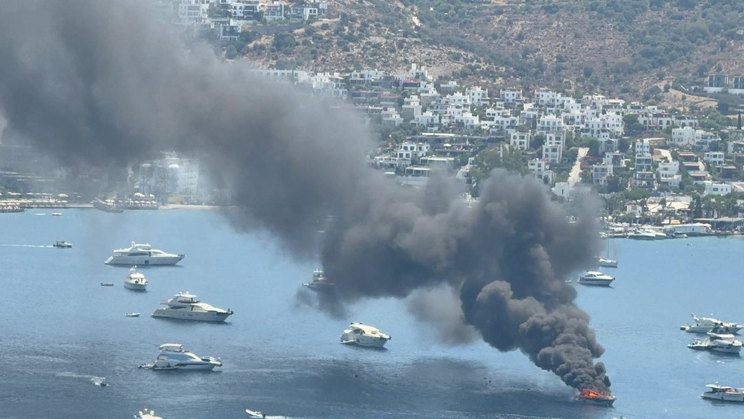 BODRUM’DA TEKNE YANGINI