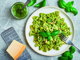 Pesto Soslu Kelebek Makarna