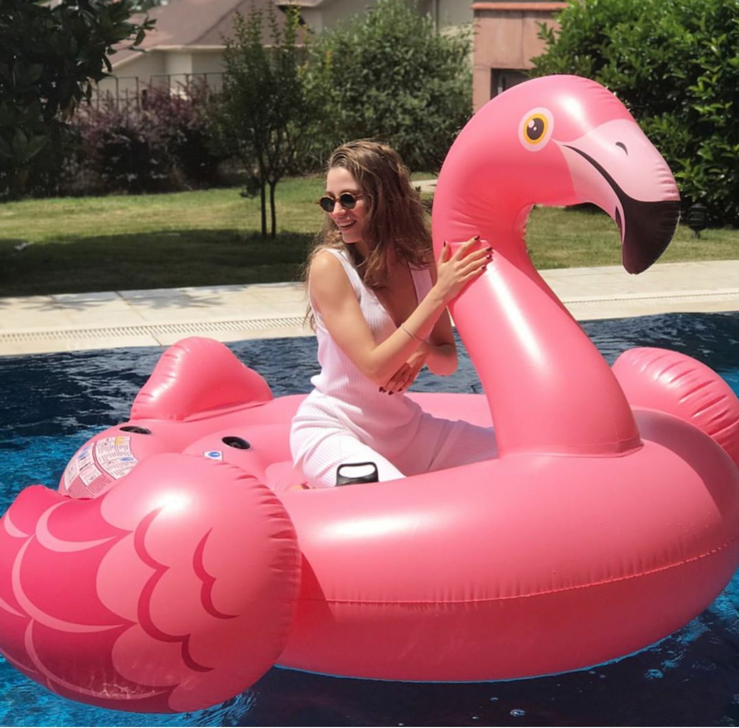 SERENAY SARIKAYA YENİ EVİ İÇİN SERVET ÖDEDİ