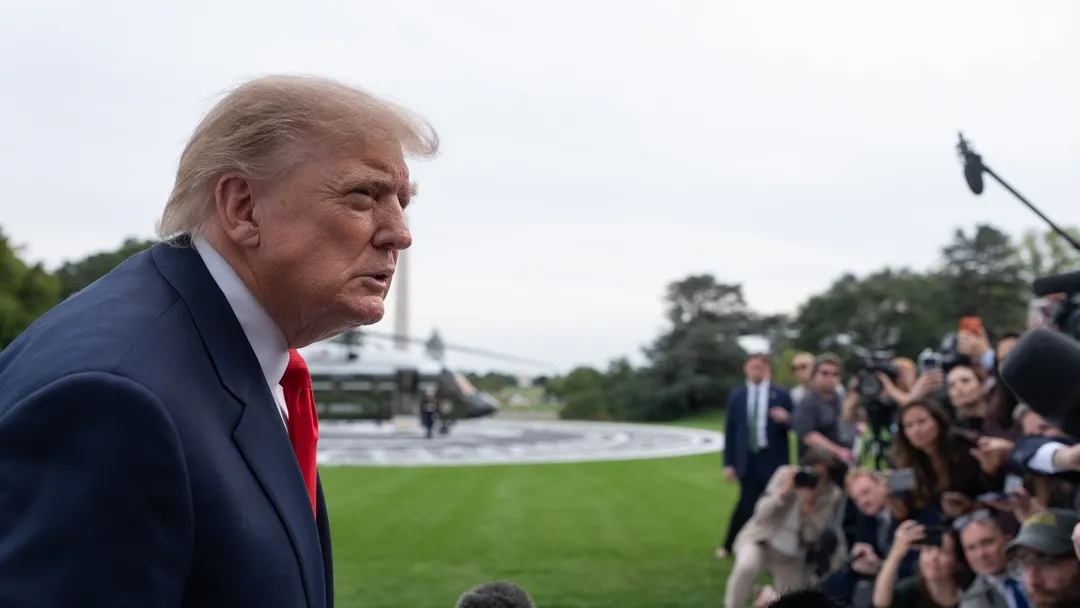 TRUMP, 8 ÇATIŞMAYI SONA ERDİRDİĞİNİ İDDİA EDEREK BU ÇABALARI KARŞILIĞINDA 8 NOBEL BARIŞ ÖDÜLÜ ALMASI GEREKTİĞİNİ İFADE ETTİ.