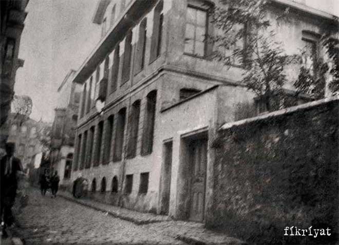 İSTANBUL’DA BİR İLİM AKADEMİSİ: DÂRÜLKEMÂL