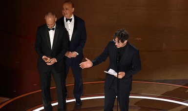 Director Jonathan Glazer condemns bombing of Gaza in Oscar speech