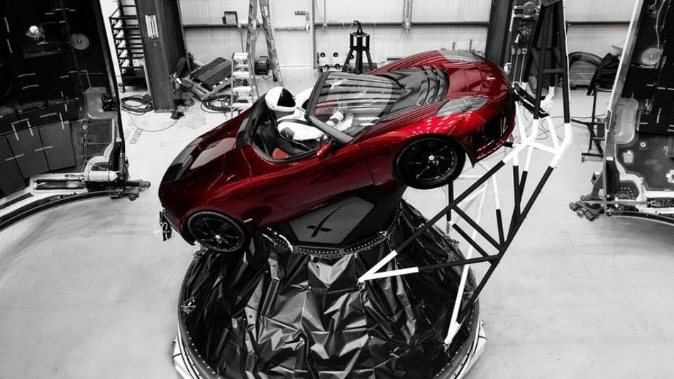 MARS’A GÖNDERECEĞİ TESLA’NIN FOTOĞRAFLARINI PAYLAŞTI