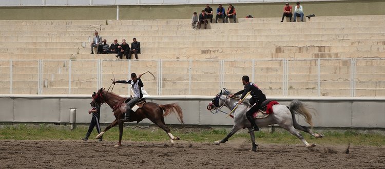 Erzurum’da ata sporu cirit heyecanı