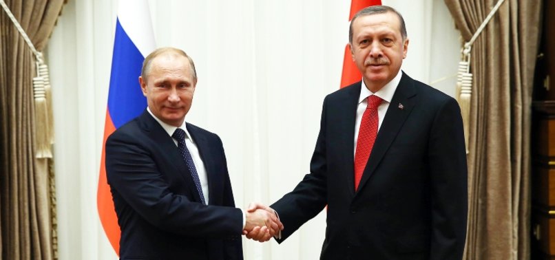 TURKISH, RUSSIAN LEADERS DISCUSS REGIONAL ISSUES OVER PHONE