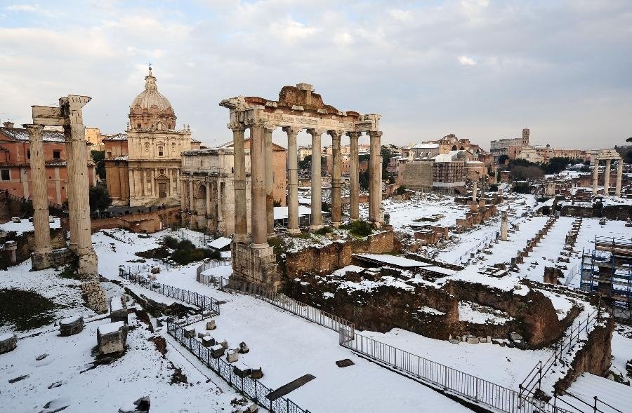ROMA’YA 6 YIL SONRA KAR YAĞDI