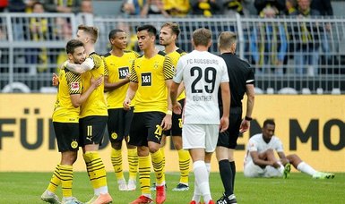 Wasteful Dortmund beat 2-1 Augsburg to move into second place