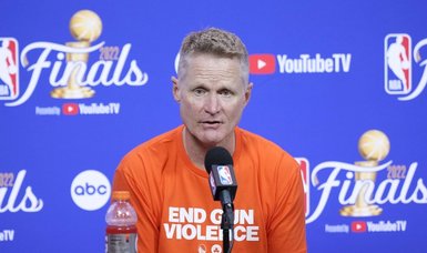 Kerr salutes 'breathtaking' Curry after Warriors win