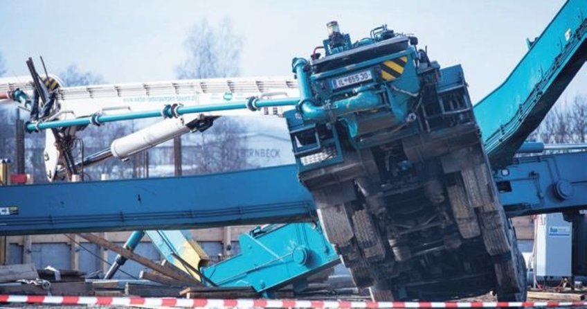 Beton pompasının altında can verdiler