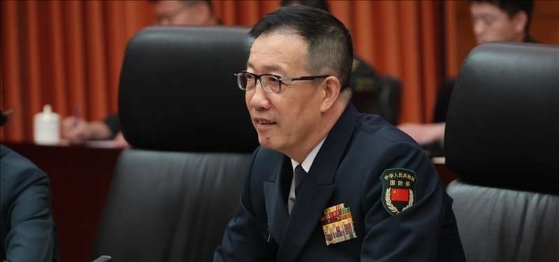 Chinese, Indian defense chiefs meet as border tensions subside